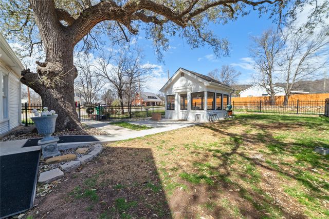 1206 Wallis Ave, Santa Anna, TX 76878