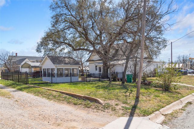1206 Wallis Ave, Santa Anna, TX 76878