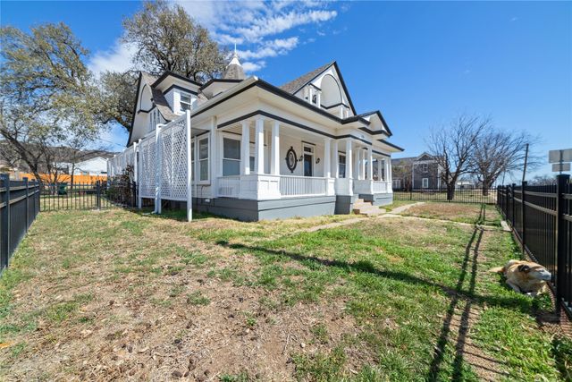 1206 Wallis Ave, Santa Anna, TX 76878