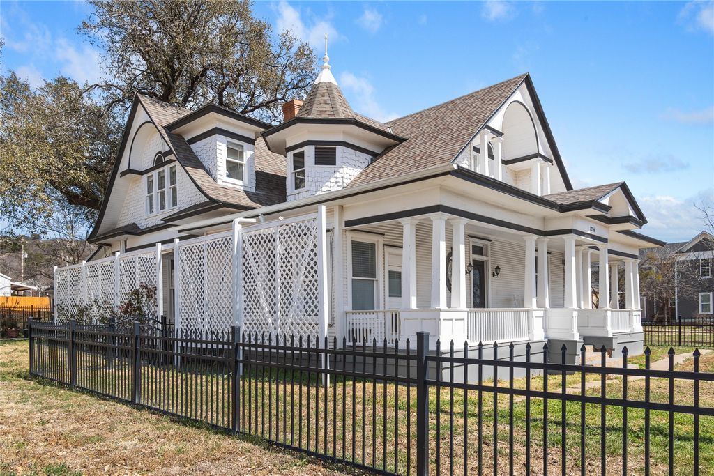 1206 Wallis Ave, Santa Anna, TX 76878