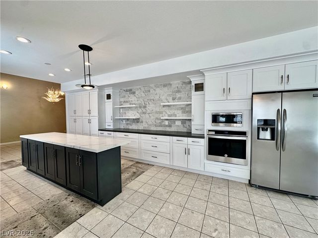 8645 Robinson Ridge Drive, Las Vegas, NV 89117