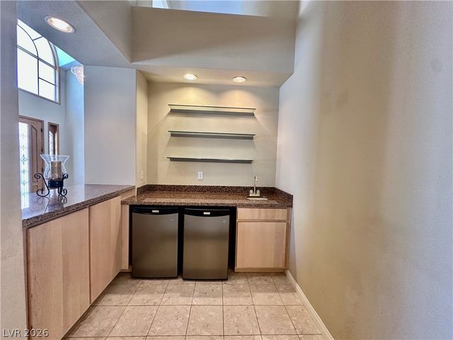 8645 Robinson Ridge Drive, Las Vegas, NV 89117