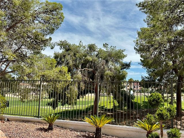 8645 Robinson Ridge Drive, Las Vegas, NV 89117