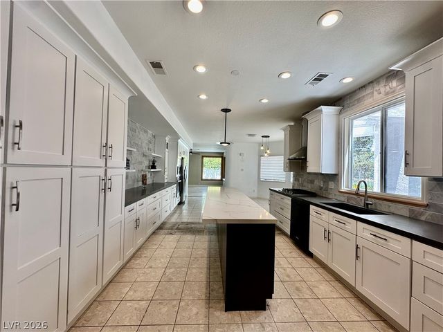 8645 Robinson Ridge Drive, Las Vegas, NV 89117