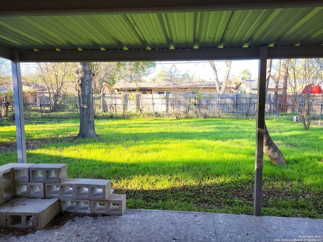 221 SCOTT AVE, Universal City, TX 78148