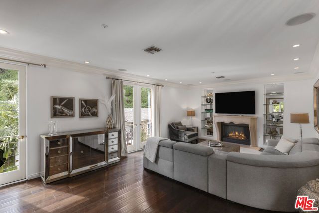 10023 Westwanda Drive, Beverly Hills, CA 90210