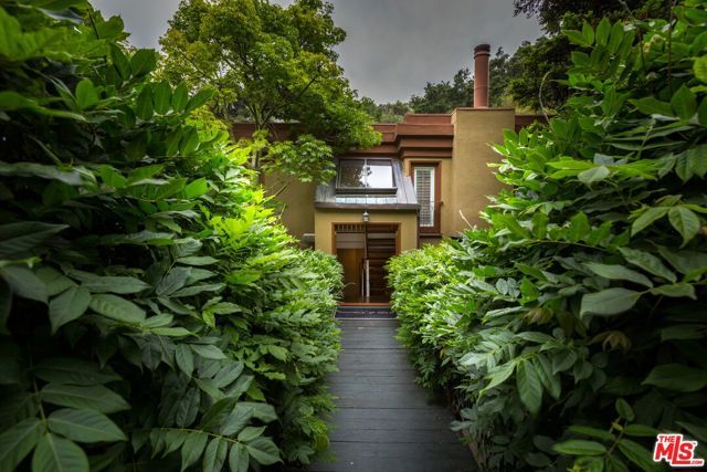 10023 Westwanda Drive, Beverly Hills, CA 90210