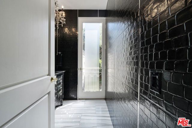 10023 Westwanda Drive, Beverly Hills, CA 90210