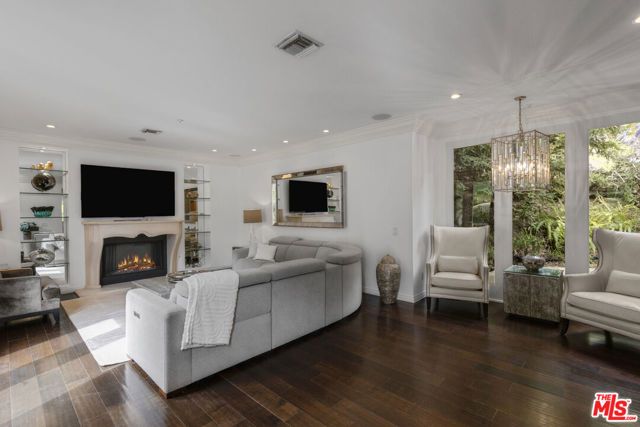 10023 Westwanda Drive, Beverly Hills, CA 90210