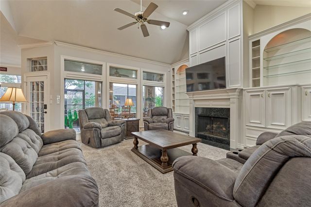42 Naples Lane, Montgomery, TX 77356