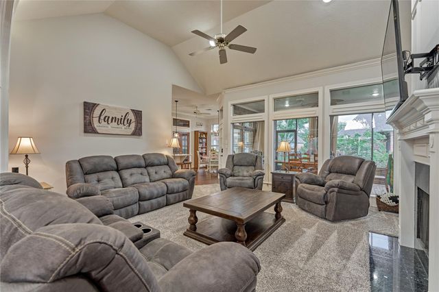 42 Naples Lane, Montgomery, TX 77356