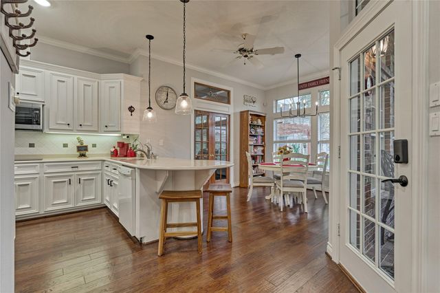 42 Naples Lane, Montgomery, TX 77356