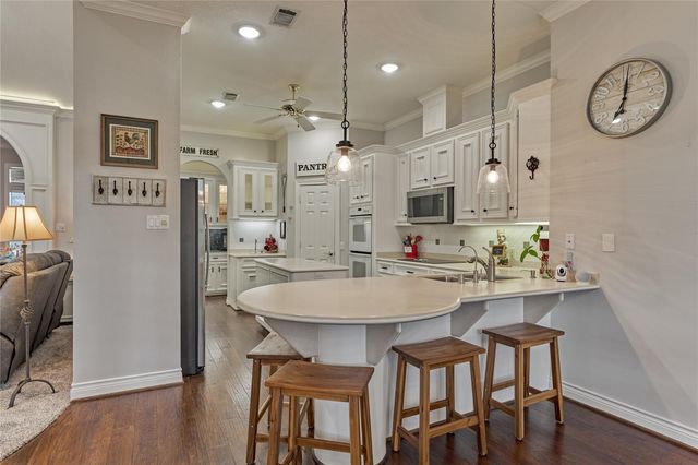 42 Naples Lane, Montgomery, TX 77356