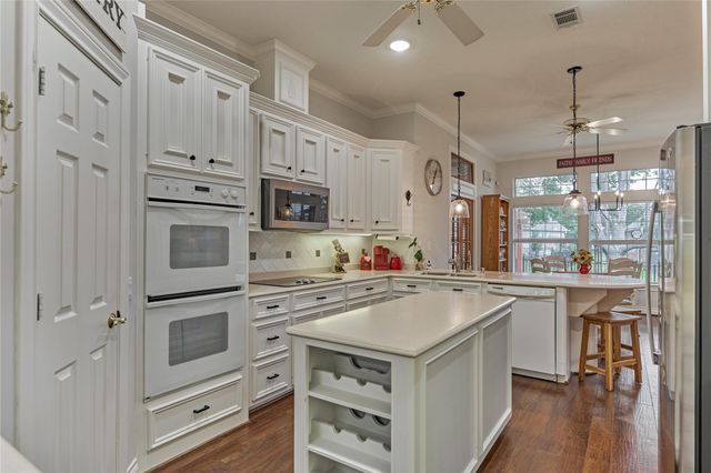 42 Naples Lane, Montgomery, TX 77356