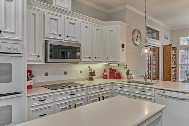 42 Naples Lane, Montgomery, TX 77356