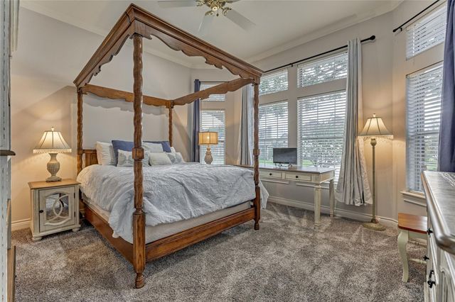 42 Naples Lane, Montgomery, TX 77356