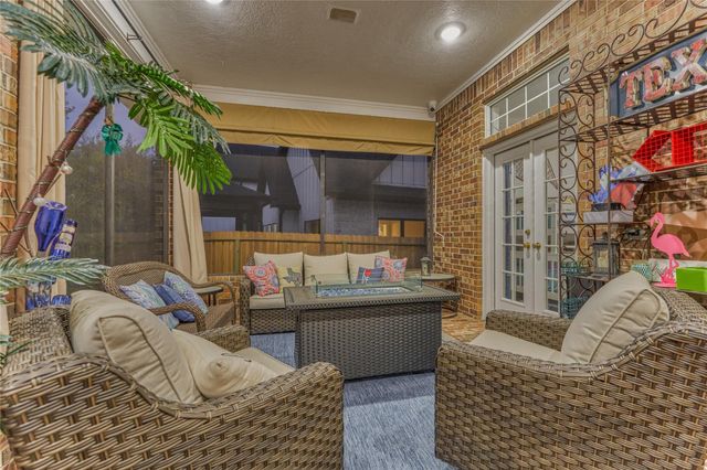 42 Naples Lane, Montgomery, TX 77356