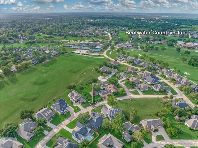 42 Naples Lane, Montgomery, TX 77356