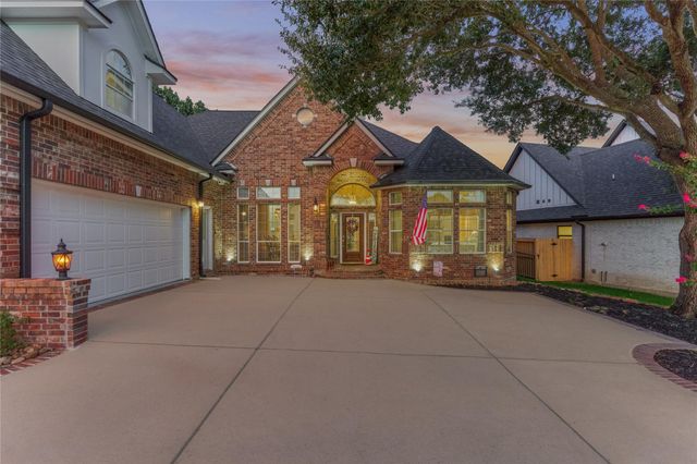 42 Naples Lane, Montgomery, TX 77356