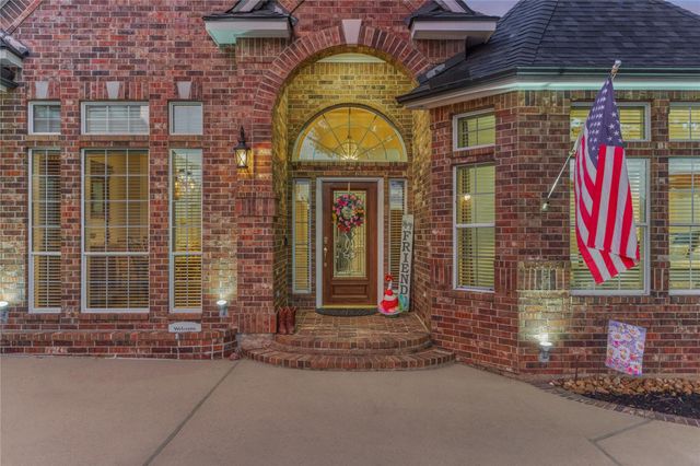 42 Naples Lane, Montgomery, TX 77356