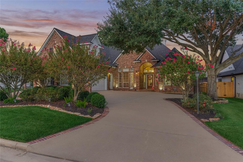 42 Naples Lane, Montgomery, TX 77356