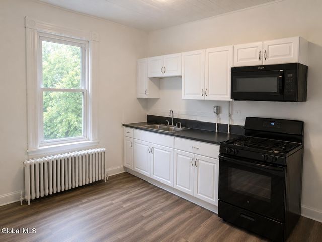 128 6th Avenue, Troy, NY 12180