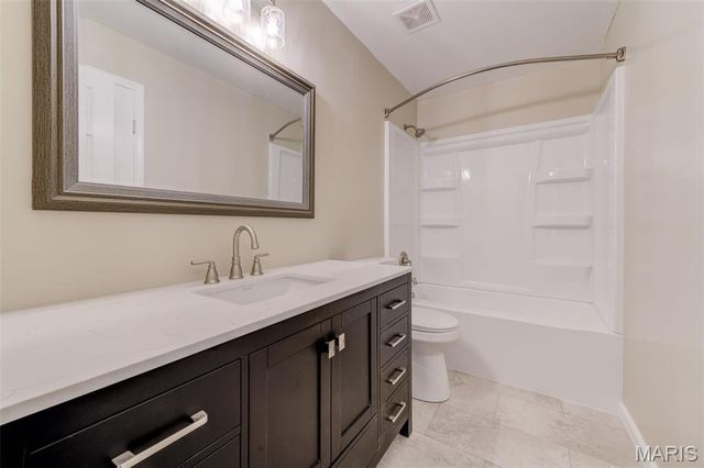 12 Northstar Court, St Peters, MO 63376