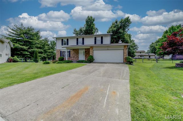 12 Northstar Court, St Peters, MO 63376