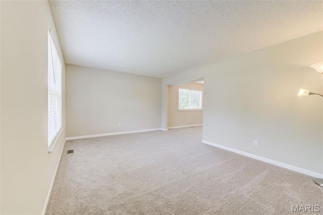 12 Northstar Court, St Peters, MO 63376