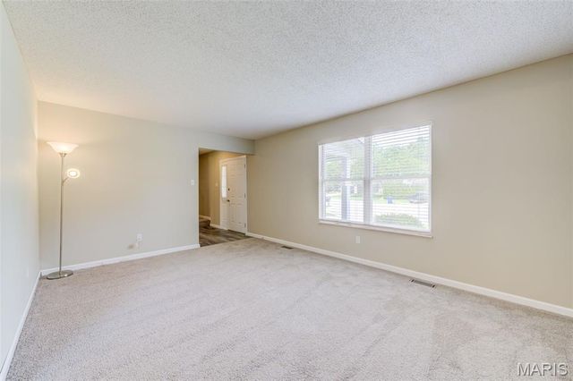 12 Northstar Court, St Peters, MO 63376