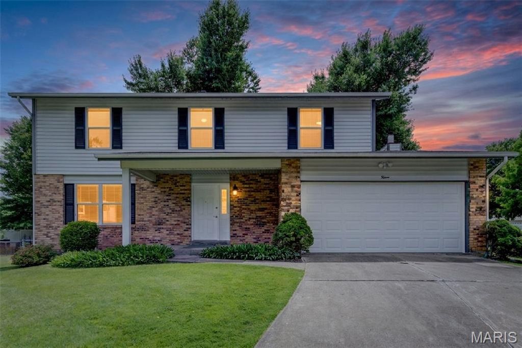 12 Northstar Court, St Peters, MO 63376