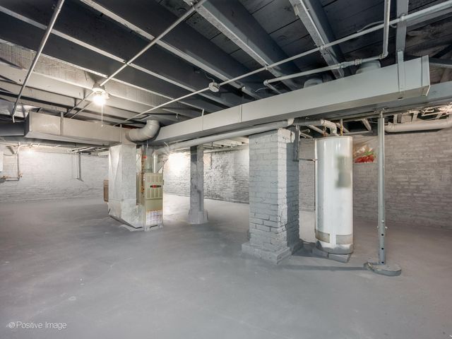 547 S Martin Luther King Jr Avenue, Waukegan, IL 60085