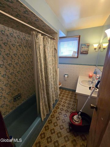 833 Mason Street, Schenectady, NY 12308