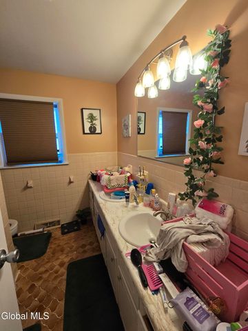 833 Mason Street, Schenectady, NY 12308