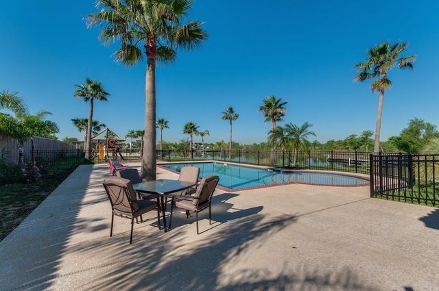 278 Debbie Lane, San Leon, TX 77539