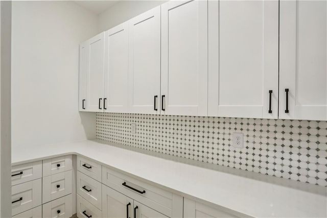 2082 Lyle Avenue, College Park, GA 30337