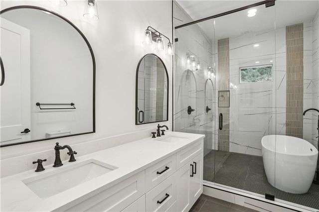 2082 Lyle Avenue, College Park, GA 30337