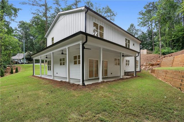 2082 Lyle Avenue, College Park, GA 30337