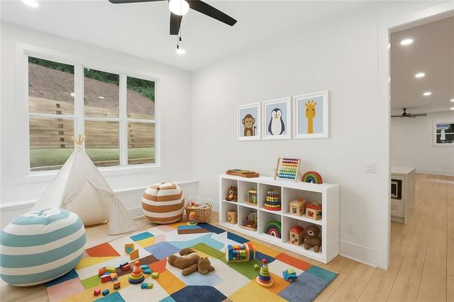 2082 Lyle Avenue, College Park, GA 30337