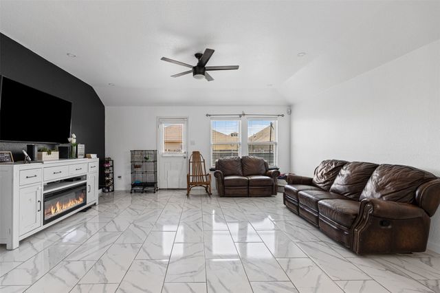 1612 Ambercrest Drive, Lancaster, TX 75146