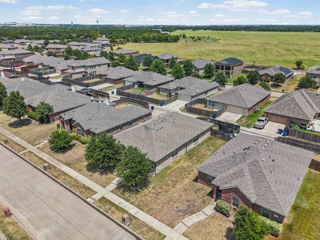 1612 Ambercrest Drive, Lancaster, TX 75146