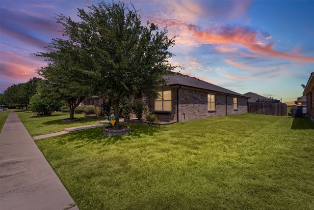 1612 Ambercrest Drive, Lancaster, TX 75146