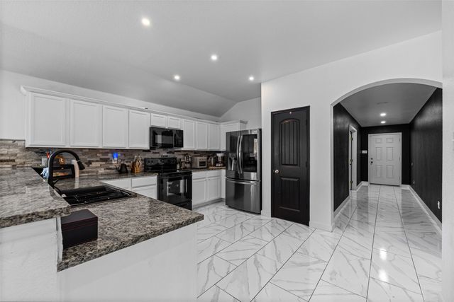 1612 Ambercrest Drive, Lancaster, TX 75146