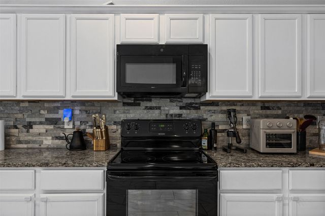 1612 Ambercrest Drive, Lancaster, TX 75146
