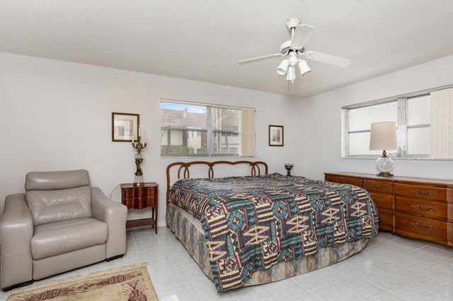 2271 NW 48th Terrace 111, Lauderhill, FL 33313