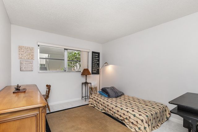 2271 NW 48th Terrace 111, Lauderhill, FL 33313