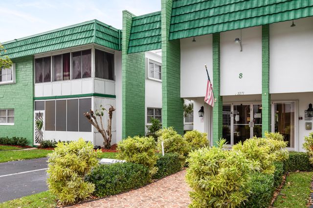 2271 NW 48th Terrace 111, Lauderhill, FL 33313
