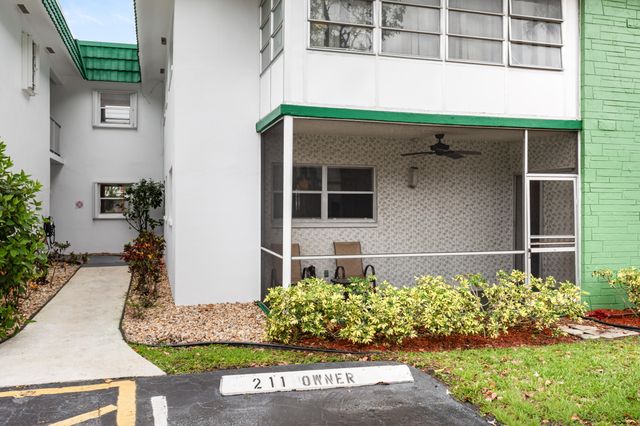 2271 NW 48th Terrace 111, Lauderhill, FL 33313