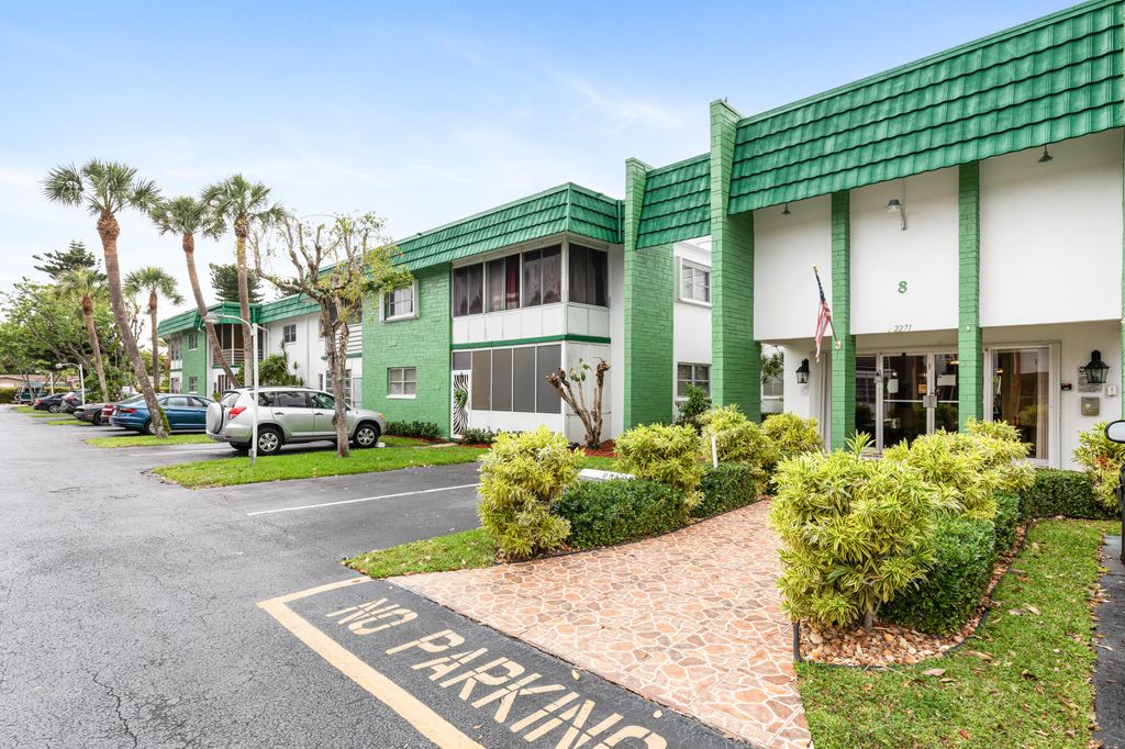 2271 NW 48th Terrace 111, Lauderhill, FL 33313