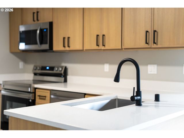 15805 Ne 48TH Cir, Vancouver, WA 98682